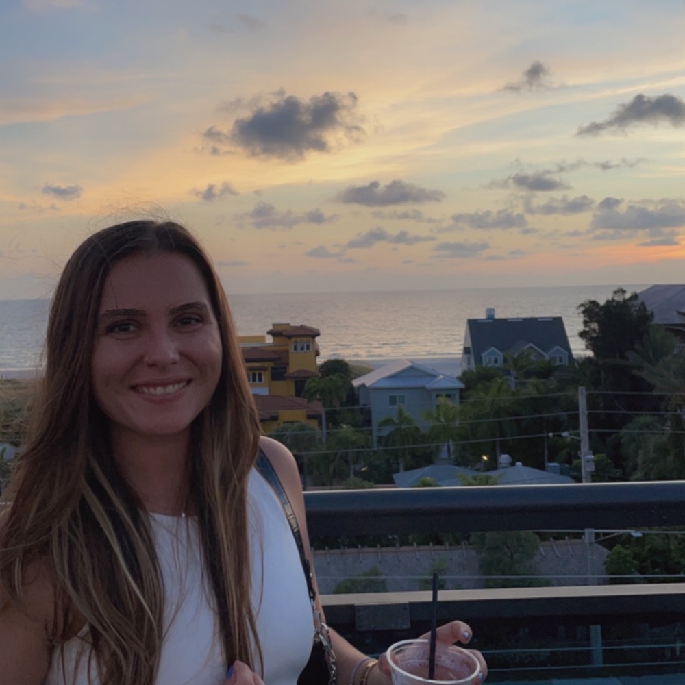 Meet your Posher, Chloe